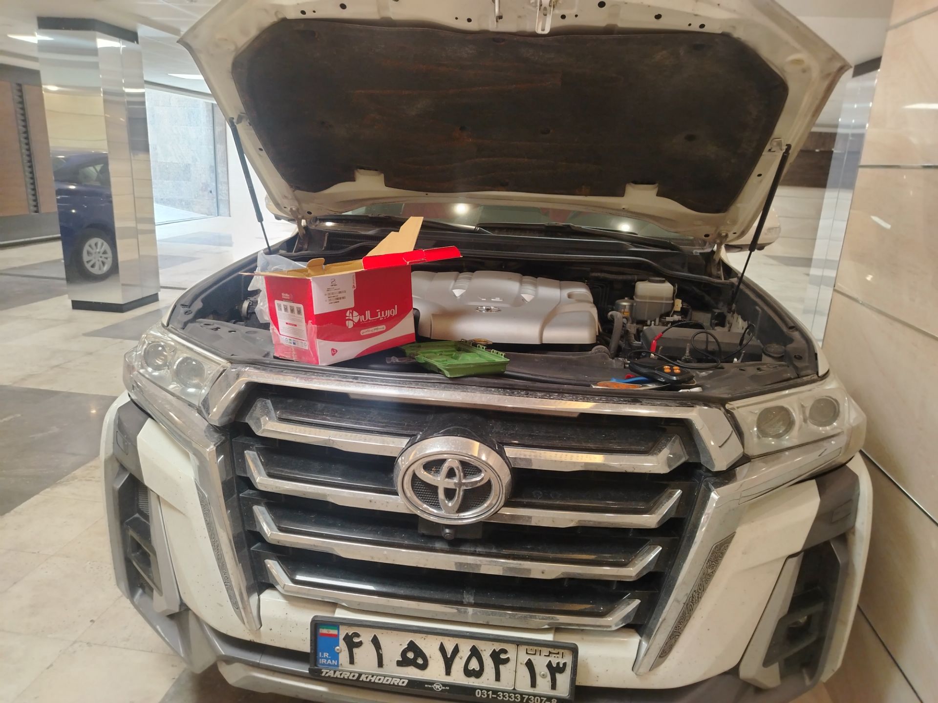 تعویض باتری ماشین در محل